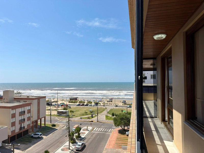 APARTAMENTO À VENDA PÉ NA AREIA, COM VISTA PREVILEGIADA PARA O OCEANO