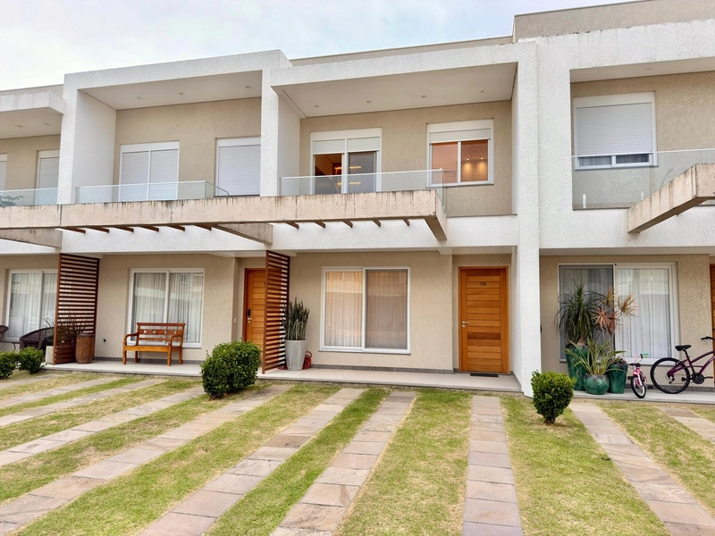 NOVIDADE À VENDA CONDOMÍNIO MURANO SOBRADO BEIRA LAGO