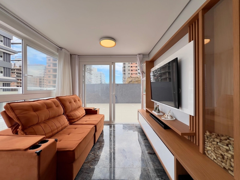 APTO COM TERRAÇO 1 QUADRA DO MAR: 5ª foto da galeria de imagens do imóvel