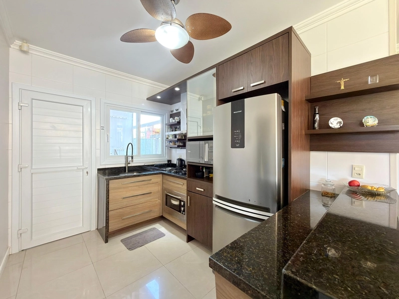 CASA TÉRREA MOBILIADA E DECORADA A VENDA EM ATLÂNTIDA: 8ª foto da galeria de imagens do imóvel