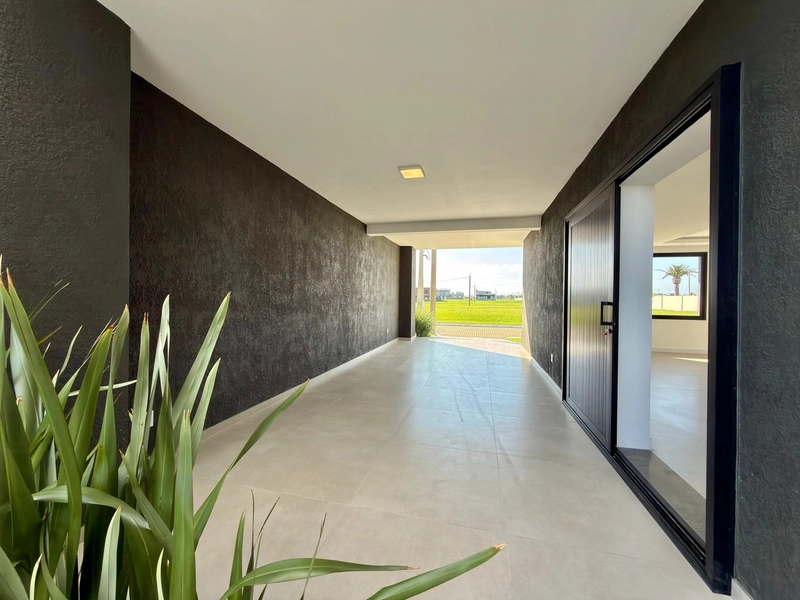 SOBRADO À VENDA NO NOVA XANGRI-LÁ: 2ª foto da galeria de imagens do imóvel