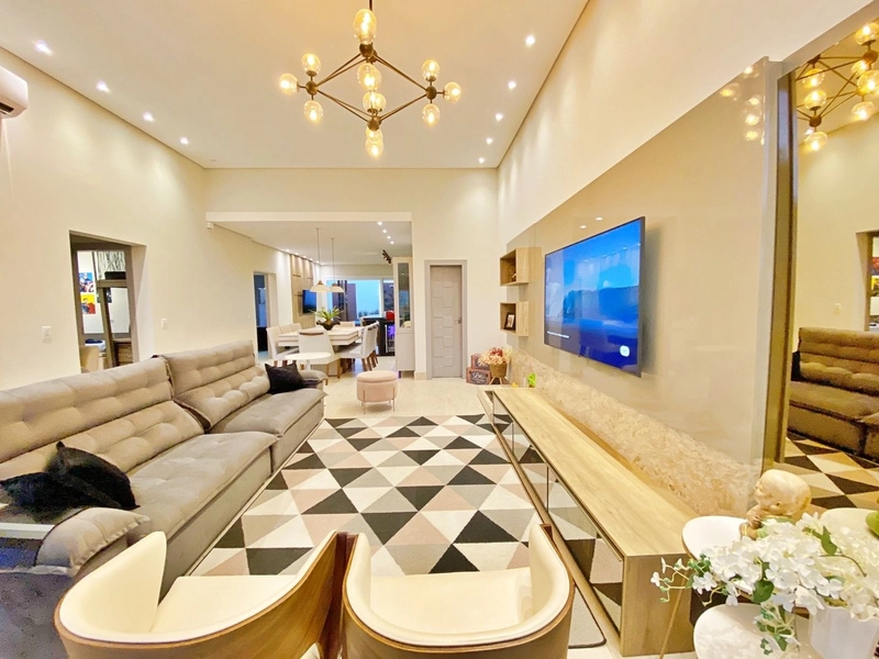 CASA NO CENTRO DE XANGRILA: 11ª foto da galeria de imagens do imóvel