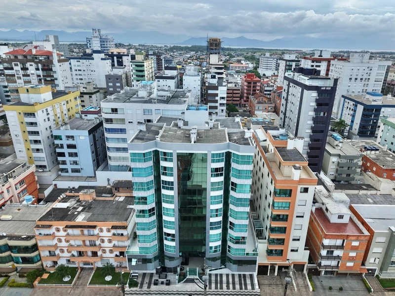 APARTAMENTO ESPAÇOSO,  ANDAR ALTO COM VISTA DO MAR: 29ª foto da galeria de imagens do imóvel