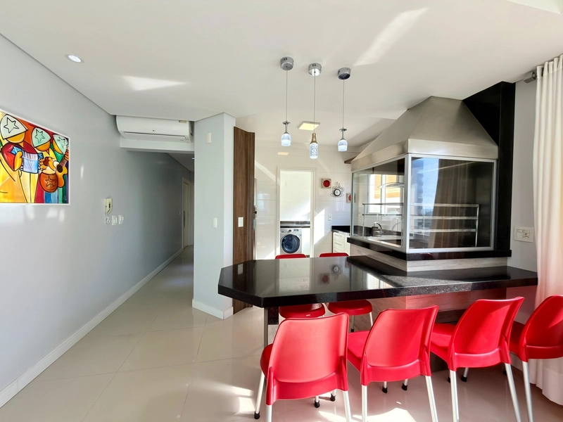 APARTAMENTO ESPAÇOSO,  ANDAR ALTO COM VISTA DO MAR: 13ª foto da galeria de imagens do imóvel
