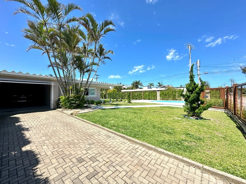 CASA EM ATLANTIDA COM AMPLO: 2ª foto da galeria de imagens do imóvel