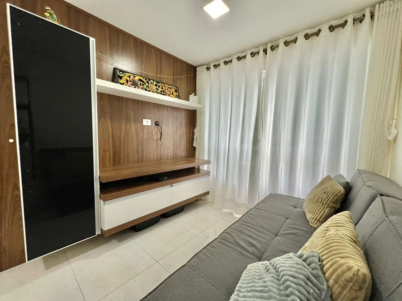 01 DORMITÓRIO A UMA QUADRA DO MAR - NAVEGANTES