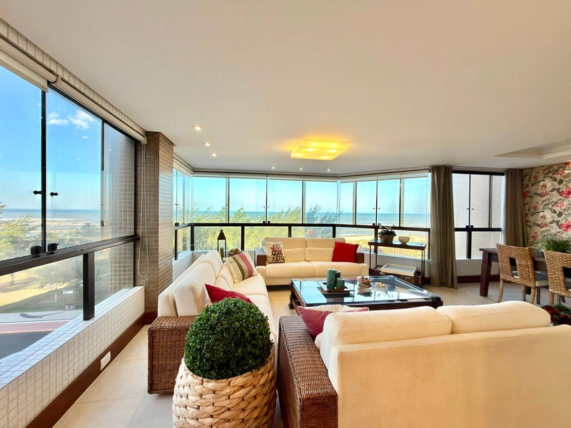 APARTAMENTO FRENTE MAR À VENDA