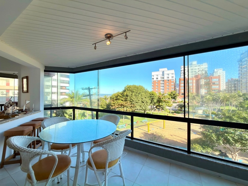 APARTAMENTO VISTA MAR E VISTA PRAÇA DO FAROL: 1ª foto da galeria de imagens do imóvel