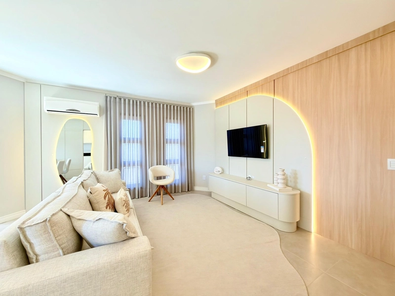 NO CENTRO DA CIDADE: 1ª foto da galeria de imagens do imóvel