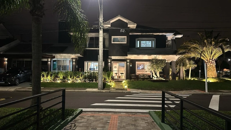 SOBRADO DE ESQUINA À VENDA NO CONDADO DE CAPÃO !!!!!!