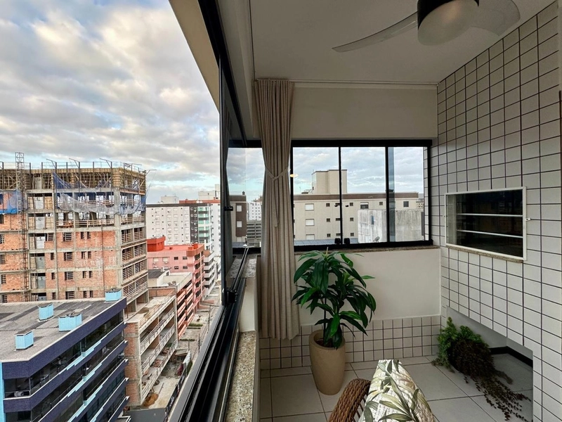APARTAMENTO COM SACADA SEPARADA NO CENTRO DA CIDADE: 1ª foto da galeria de imagens do imóvel
