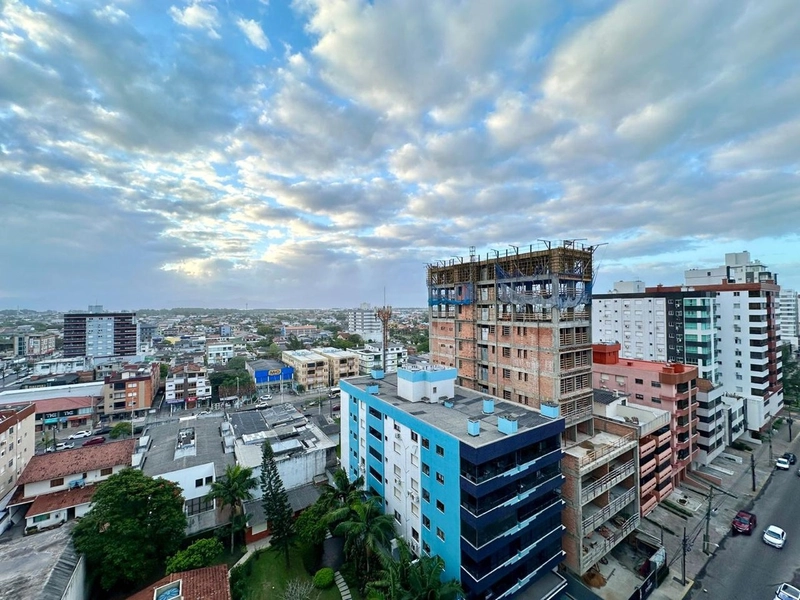 APARTAMENTO COM SACADA SEPARADA NO CENTRO DA CIDADE: 2ª foto da galeria de imagens do imóvel