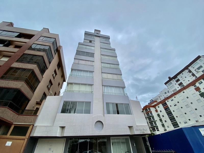 CENTRO COM SACADA DE FRENTE E CHURRASQUEIRA: 27ª foto da galeria de imagens do imóvel