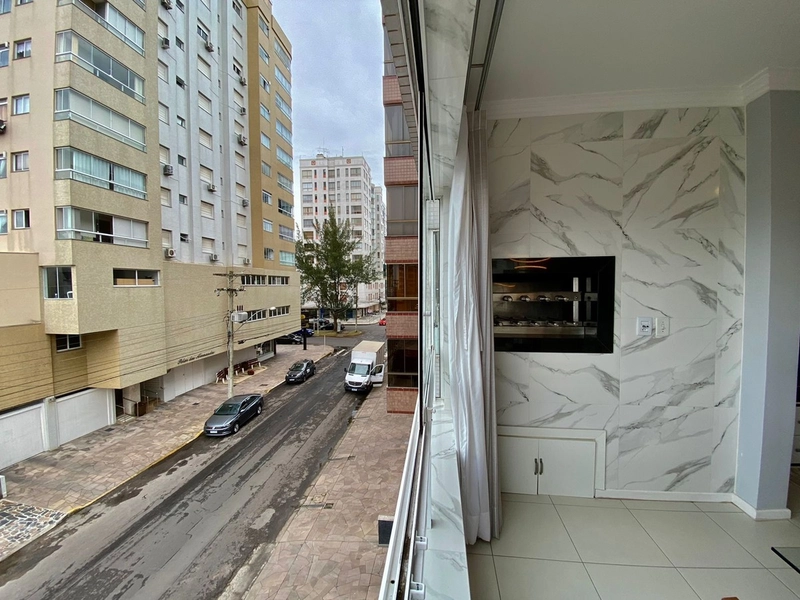 CENTRO COM SACADA DE FRENTE E CHURRASQUEIRA: 8ª foto da galeria de imagens do imóvel