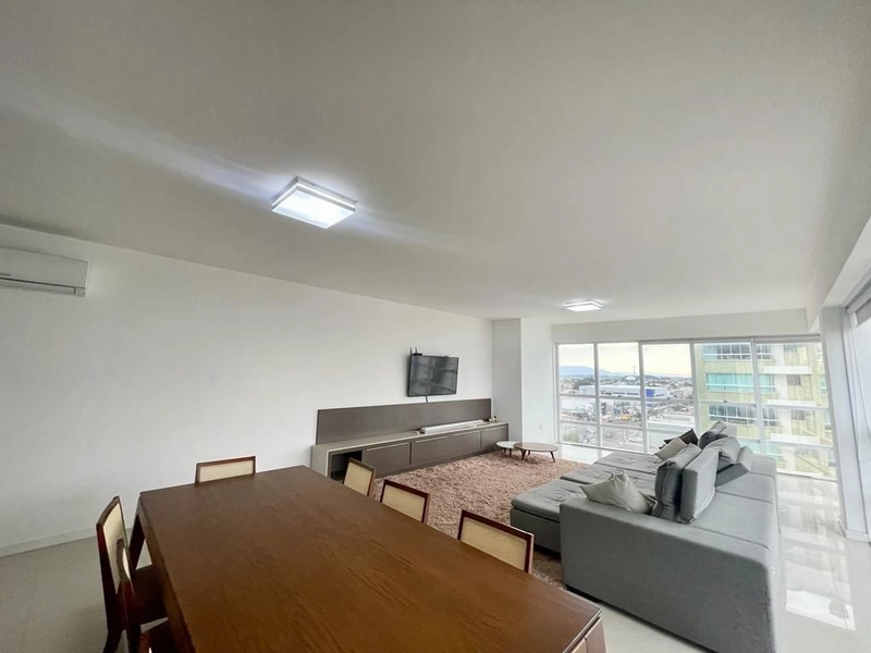 Apartamento Amplo de 3 Dormitórios com 208 m²: 3ª foto da galeria de imagens do imóvel