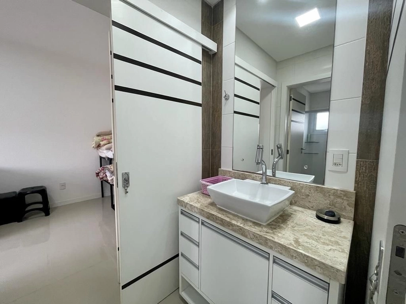 Apartamento Amplo de 3 Dormitórios com 208 m²: 15ª foto da galeria de imagens do imóvel