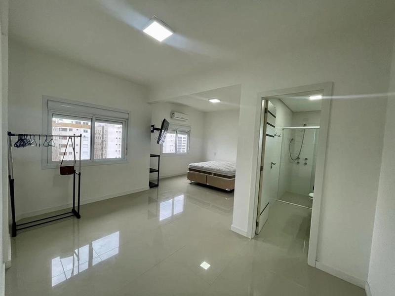 Apartamento Amplo de 3 Dormitórios com 208 m²: 16ª foto da galeria de imagens do imóvel