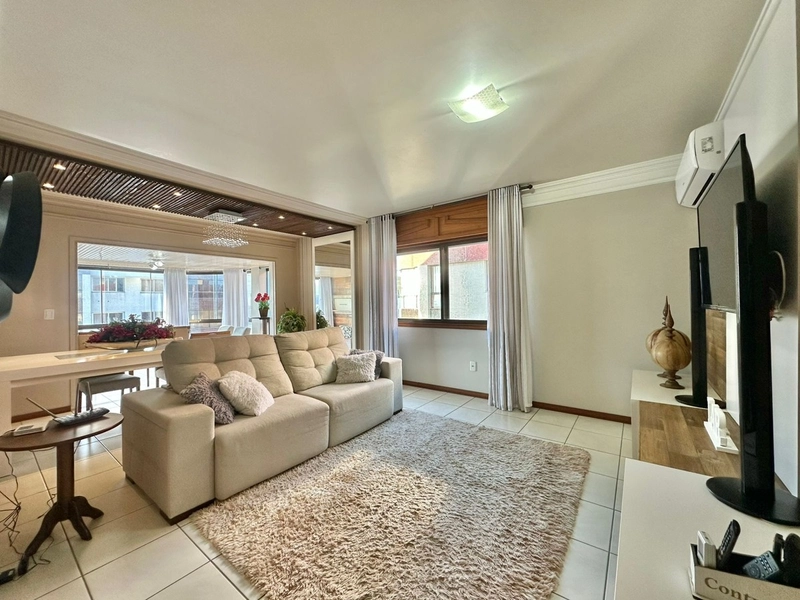 Amplo apartamento de 03 dormitórios a uma quadra do mar - vista mar: 2ª foto da galeria de imagens do imóvel