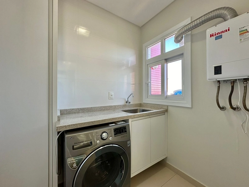 APARTAMENTO DE FRENTE DE ESQUINA: 13ª foto da galeria de imagens do imóvel