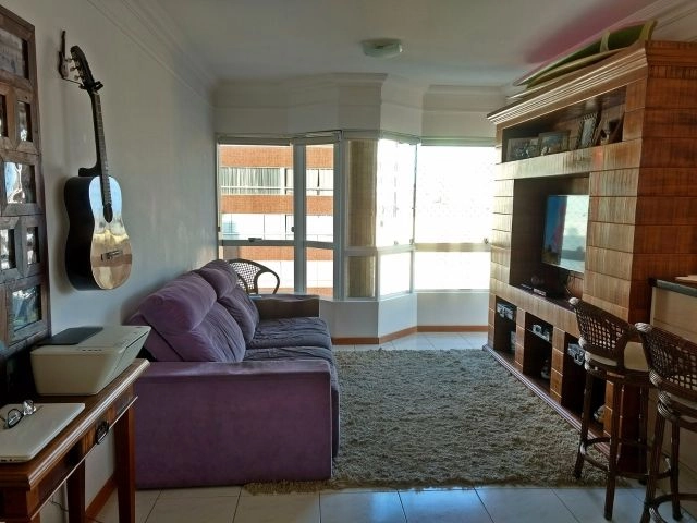 Apartamento de frente: 1ª foto da galeria de imagens do imóvel