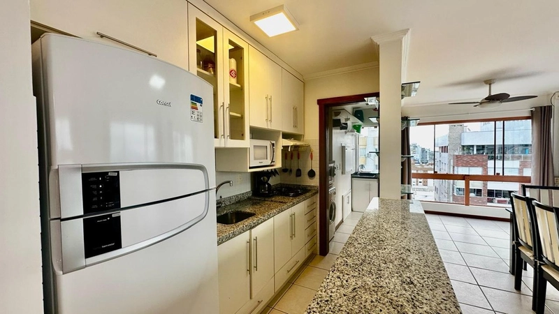 APARTAMENTO ANDAR ALTO VISTA MAR E SERRA: 6ª foto da galeria de imagens do imóvel