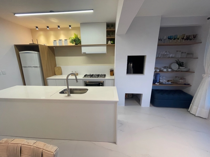 Apartamento mobiliado e decorado à beira-mar – 4 dormitórios: 4ª foto da galeria de imagens do imóvel