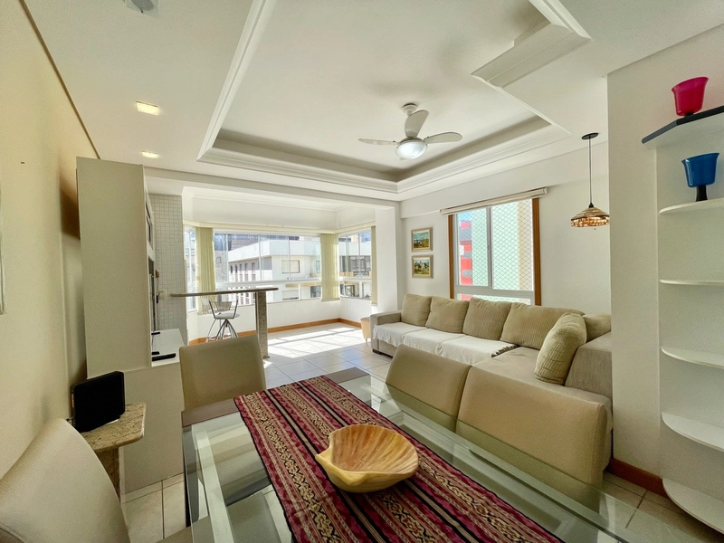 Amplo apartamento de 3 Dormitórios junto a praça flavio Boianovisk: 1ª foto da galeria de imagens do imóvel