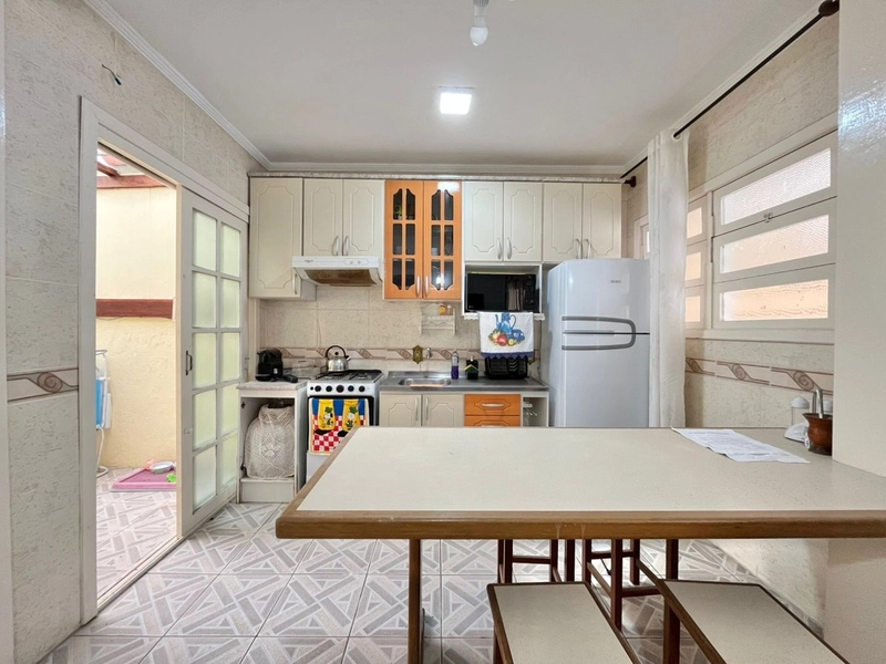 APARTAMENTO TÉRREO A POUCOS PASSOS DO MAR!!!: 4ª foto da galeria de imagens do imóvel