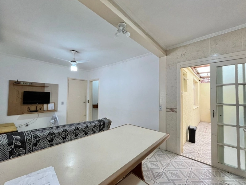 APARTAMENTO TÉRREO A POUCOS PASSOS DO MAR!!!: 3ª foto da galeria de imagens do imóvel