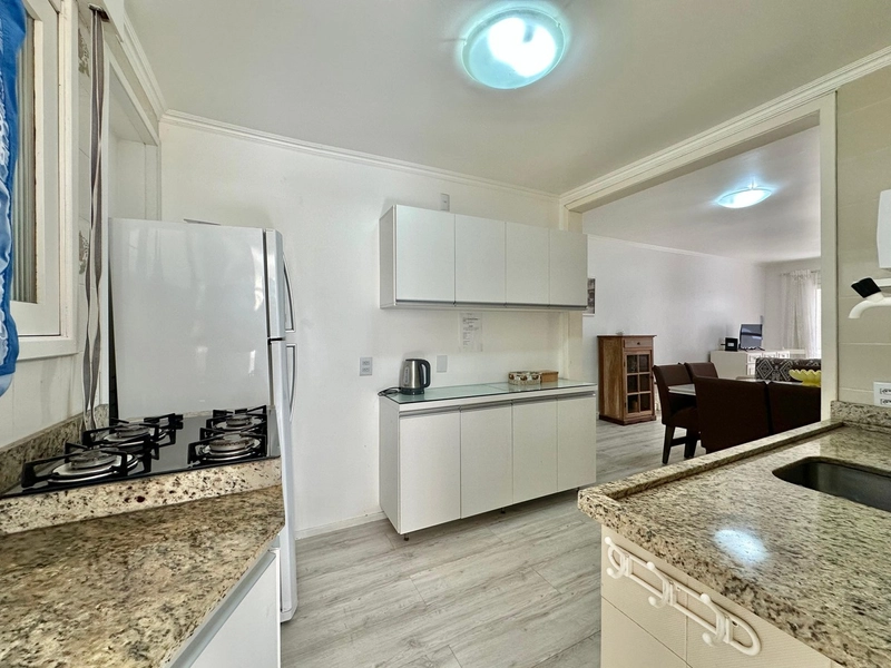 APARTAMENTO COM SACADA DE FRENTE , JUNTO AO MAR NO CORAÇÃO DA CIDADE !: 9ª foto da galeria de imagens do imóvel