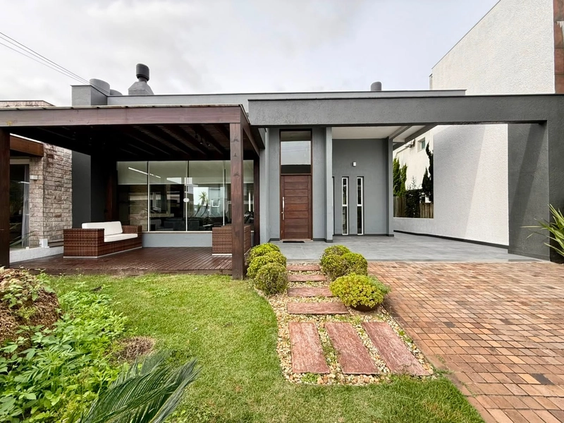 CASA TÉRREA, 03 SUÍTES, ÓTIMA LOCALIZAÇÃO NO CONDADO DE CAPÃO!