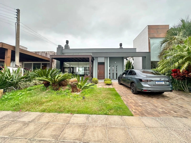 CASA TÉRREA, 03 SUÍTES, ÓTIMA LOCALIZAÇÃO NO CONDADO DE CAPÃO!