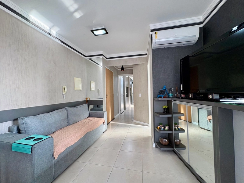 SACADA DE FRENTE, UMA QUADRA DO MAR