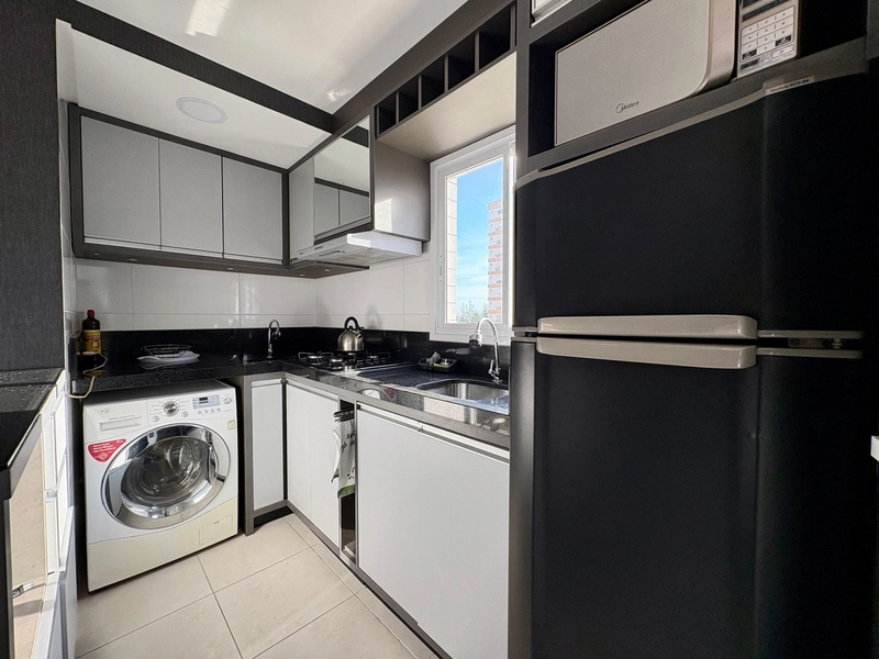 SACADA DE FRENTE, UMA QUADRA DO MAR: 14ª foto da galeria de imagens do imóvel