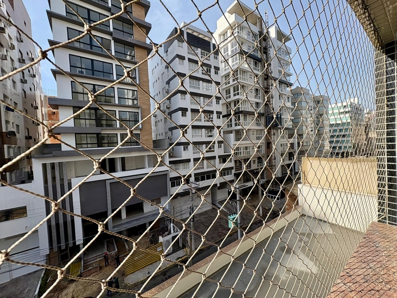 SACADA DE FRENTE, UMA QUADRA DO MAR: 8ª foto da galeria de imagens do imóvel