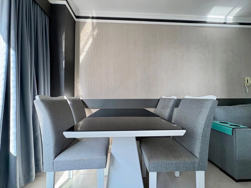 SACADA DE FRENTE, UMA QUADRA DO MAR: 7ª foto da galeria de imagens do imóvel