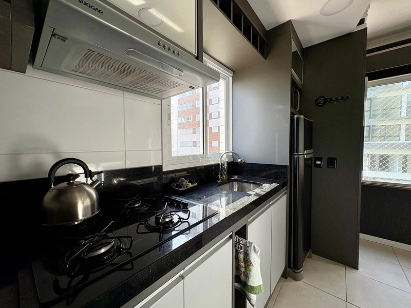 SACADA DE FRENTE, UMA QUADRA DO MAR: 12ª foto da galeria de imagens do imóvel