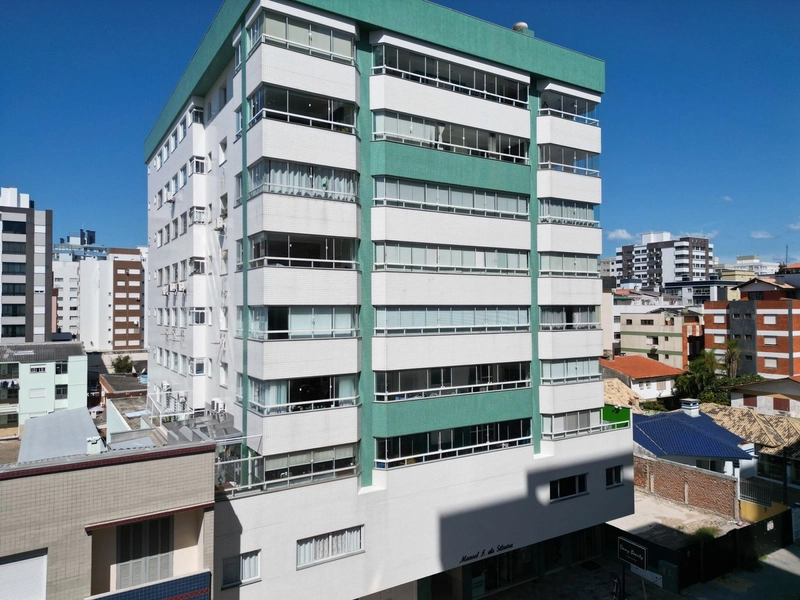 NO CENTRO AO LADO DA IGREJA MATRIZ!!: 11ª foto da galeria de imagens do imóvel