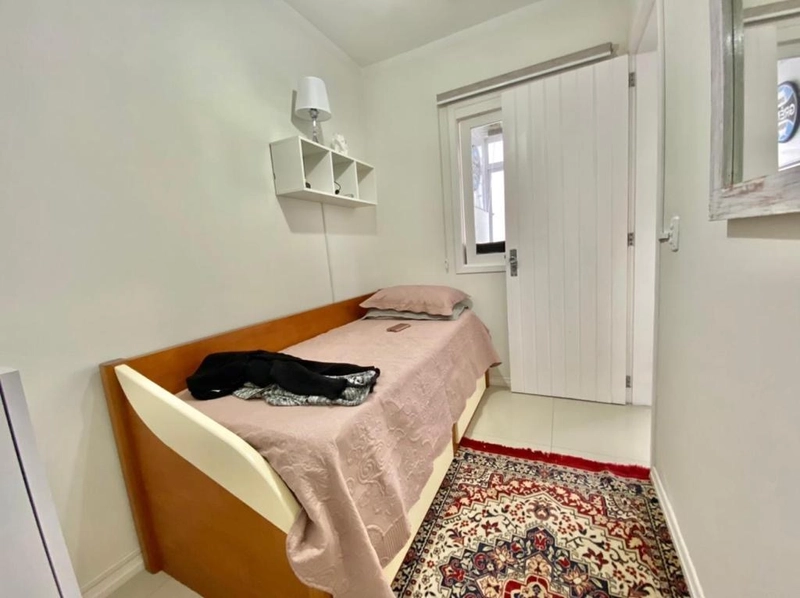 Lindo apartamento todo reformado a apenas 50 metros da praia!!: 2ª foto da galeria de imagens do imóvel