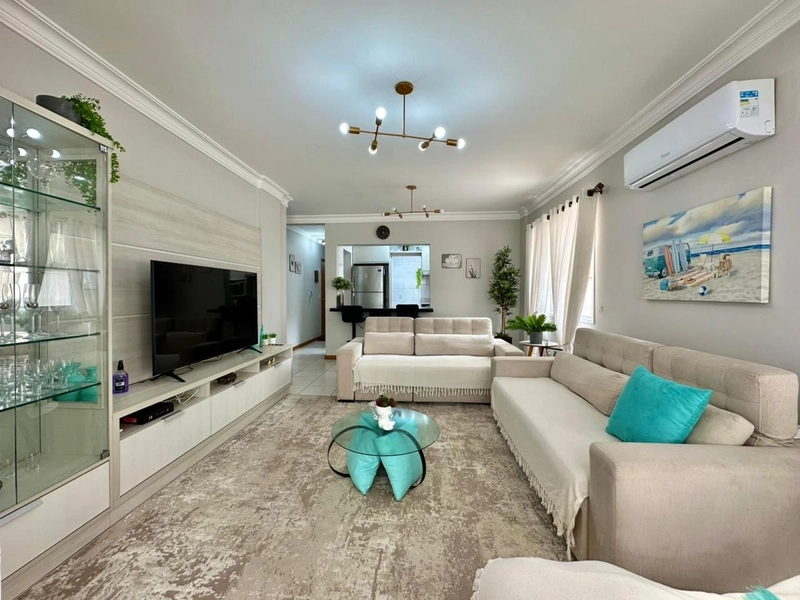 APARTAMENTO À VENDA MOBILIADO E DECORADO COM TERRAÇO LESTE E NORTE: 2ª foto da galeria de imagens do imóvel