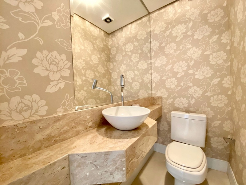 SACADA DE FRENTE UMA QUADRA DO MAR: 10ª foto da galeria de imagens do imóvel