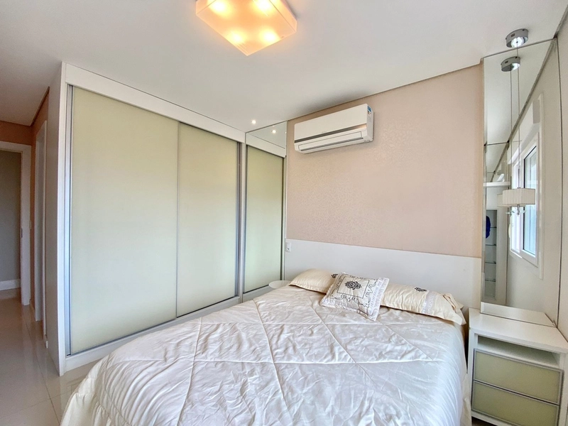 SACADA DE FRENTE UMA QUADRA DO MAR: 14ª foto da galeria de imagens do imóvel