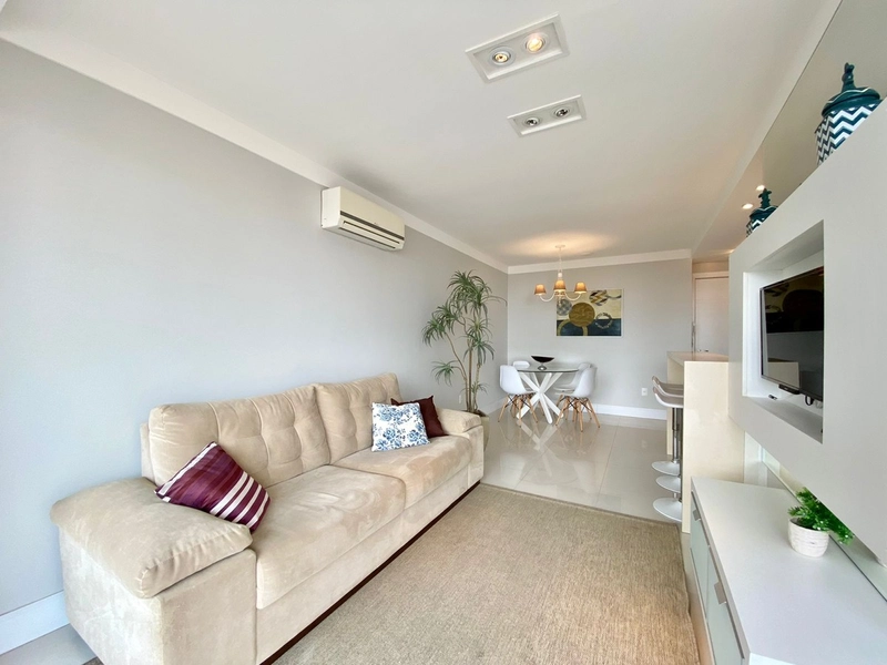 SACADA DE FRENTE UMA QUADRA DO MAR: 6ª foto da galeria de imagens do imóvel