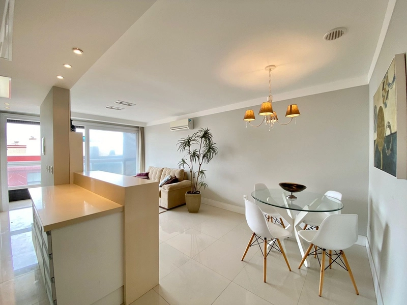 SACADA DE FRENTE UMA QUADRA DO MAR: 2ª foto da galeria de imagens do imóvel