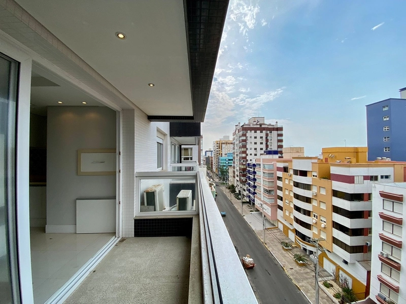 SACADA DE FRENTE UMA QUADRA DO MAR: 7ª foto da galeria de imagens do imóvel