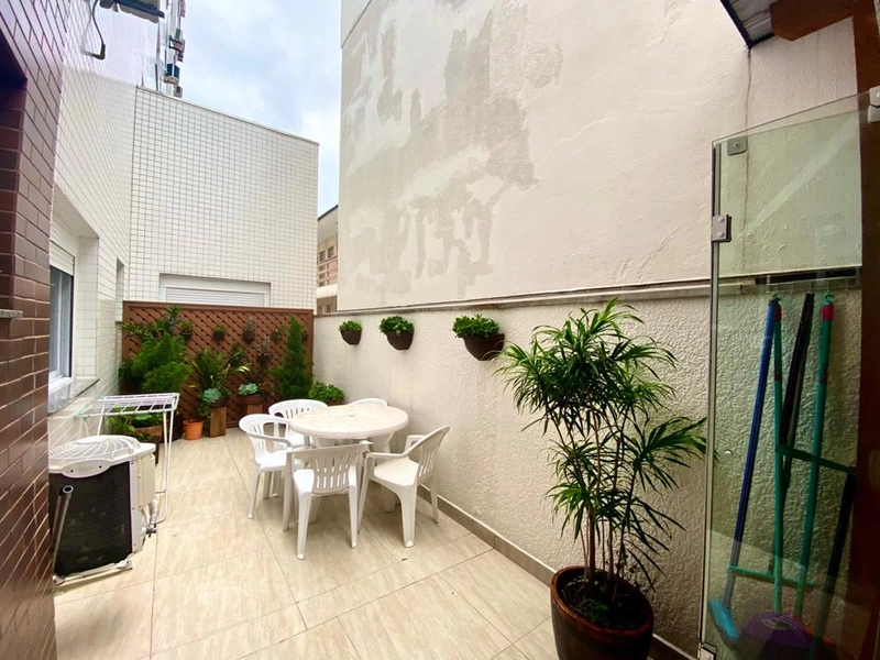 APARTAMENTO COM TERRAÇO À UMA QUADRA DO MAR!: 1ª foto da galeria de imagens do imóvel