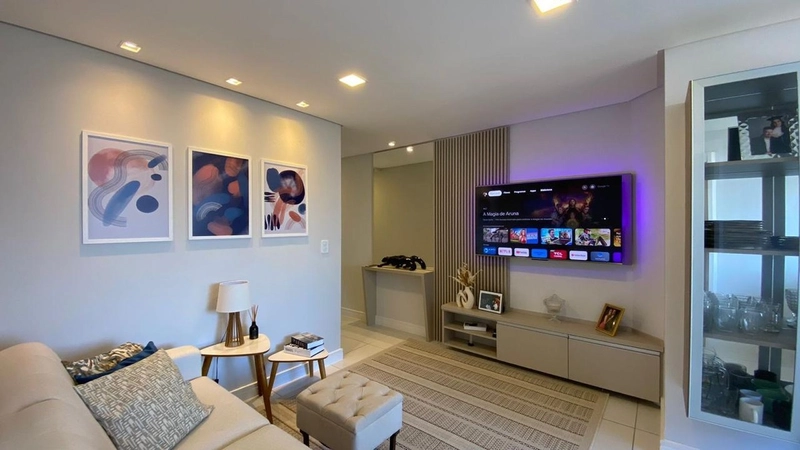 Mobiliado e decorado, junto da Praça!: 1ª foto da galeria de imagens do imóvel
