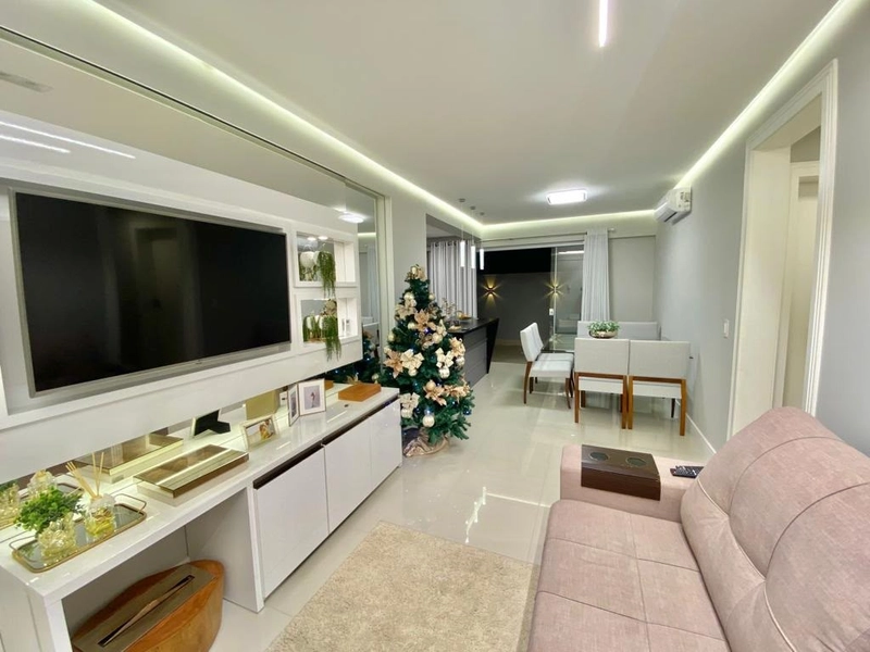 APARTAMENTO NO CENTRO COM TERRAÇO!!!: 3ª foto da galeria de imagens do imóvel
