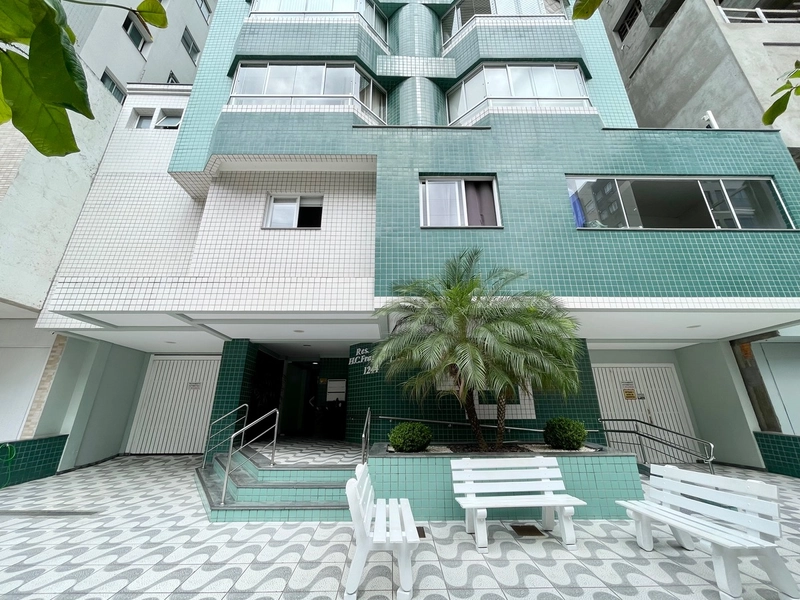 Amplo apartamento junto a praça flavio boianosvisk: 2ª foto da galeria de imagens do imóvel