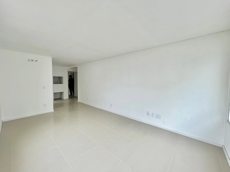 Localização nobre, junto à avenida Ubirajara e praça Luterana: 4ª foto da galeria de imagens do imóvel